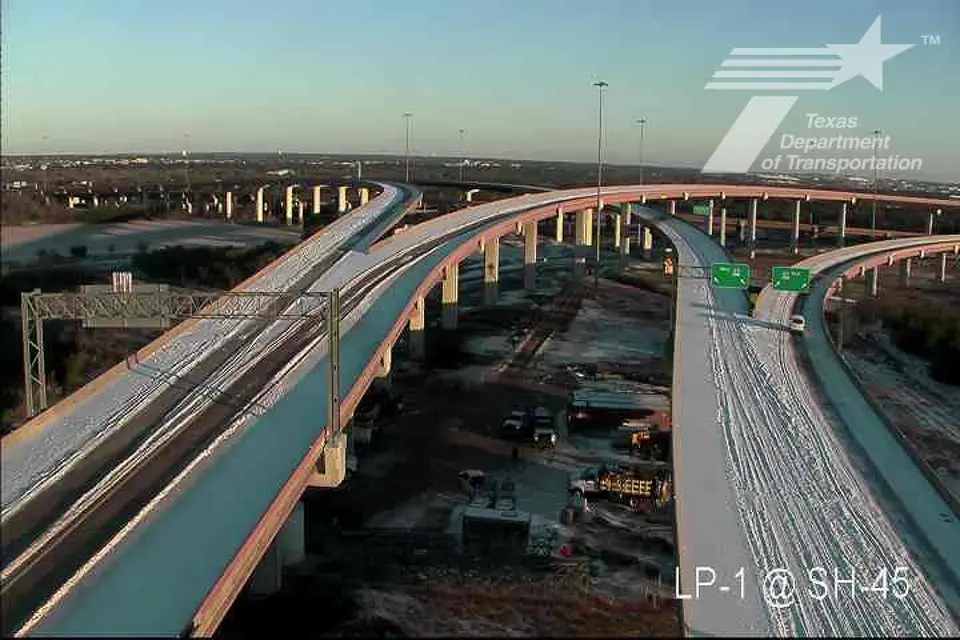 TxDOT Cautions Motorists as Ice and Sleet Keep Austin Roads Treacherous